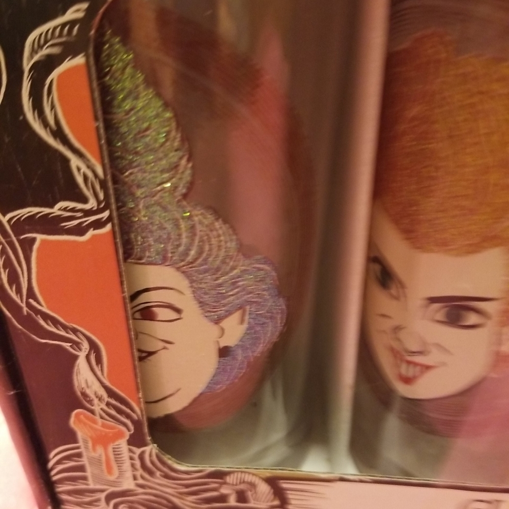 Disney Hocus Pocus set of 4 glassware new in box.